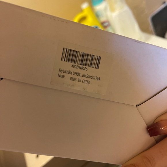 NWT π lockbox for spare keys π - Picture 8 of 8